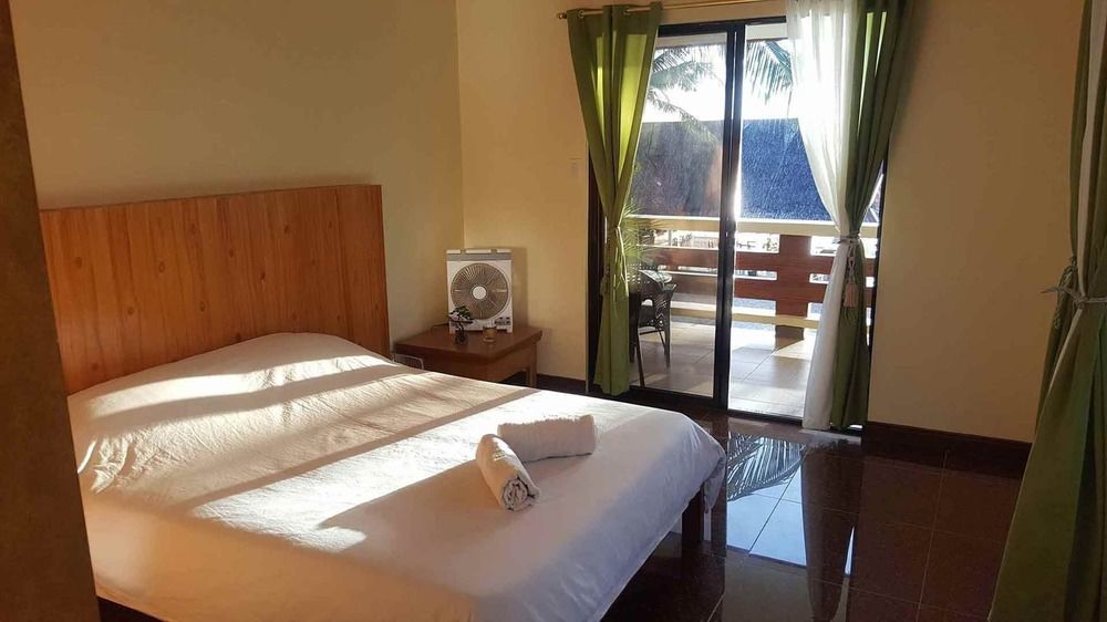 Lanas Beach Resort Romblon Island Esterno foto