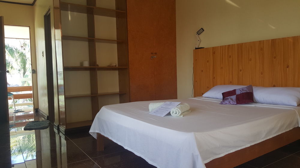 Lanas Beach Resort Romblon Island Esterno foto