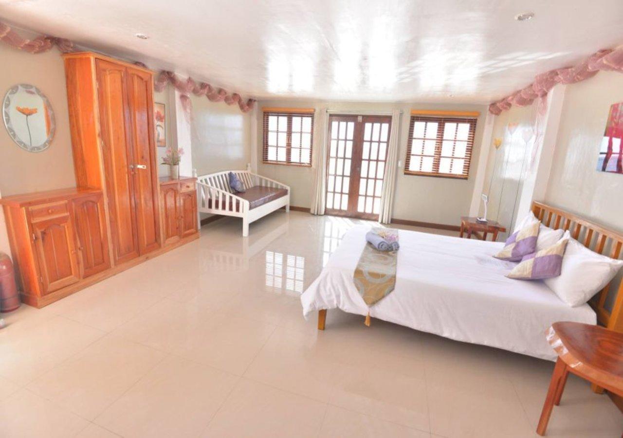 Lanas Beach Resort Romblon Island Esterno foto